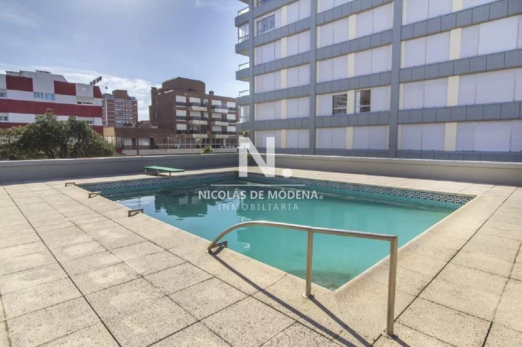 Torre en Península con piscina. Apartamento en 1