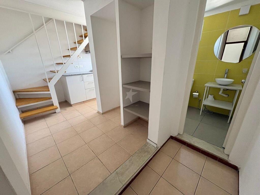 VENTA CASA POCITOS 2 DORM - SERVICIO - 2 BAÑOS - AZOTEA C/