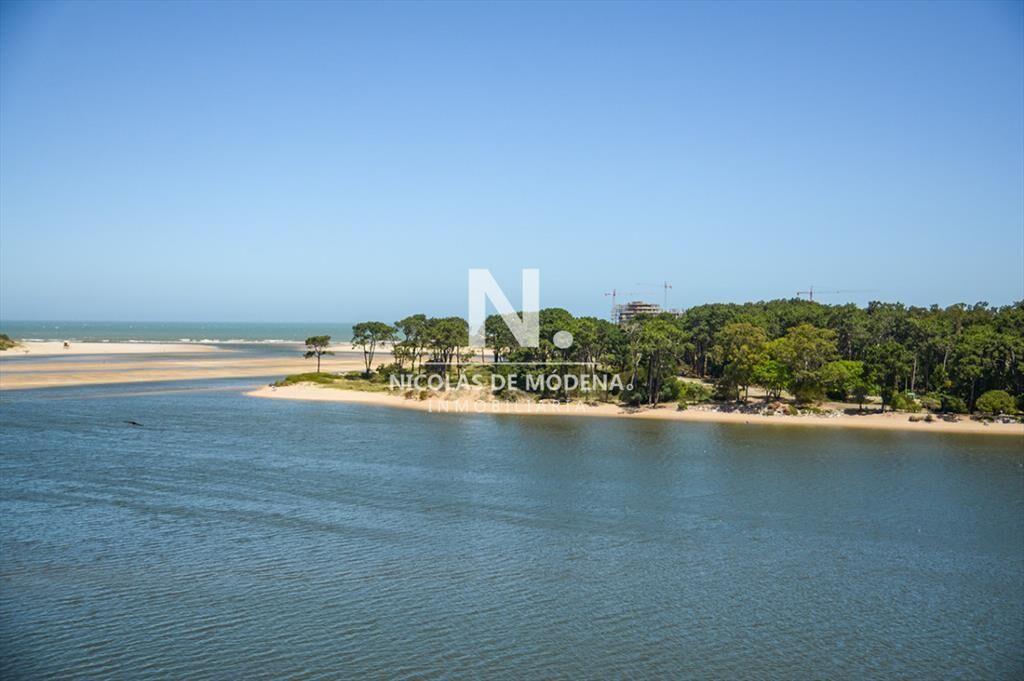 En venta pent-house en Punta del Este de 4