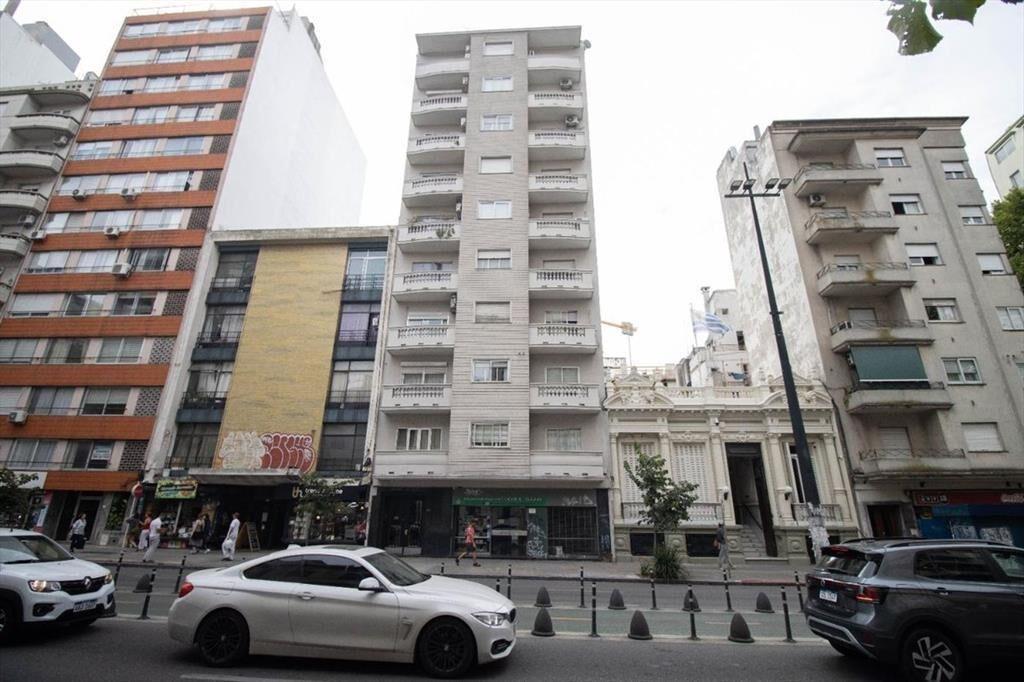 VENTA APARTAMENTO 3 DORMITORIO CENTRO 7% RENTA