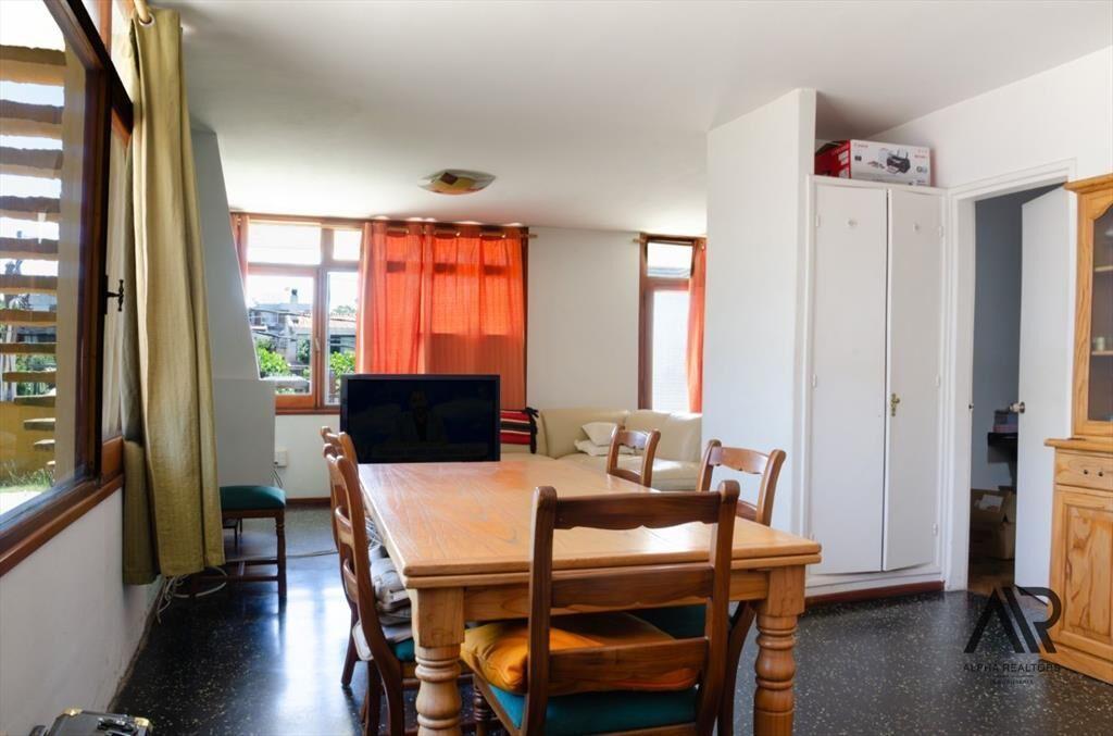 Casa en venta c/ cochera en Playa Mansa