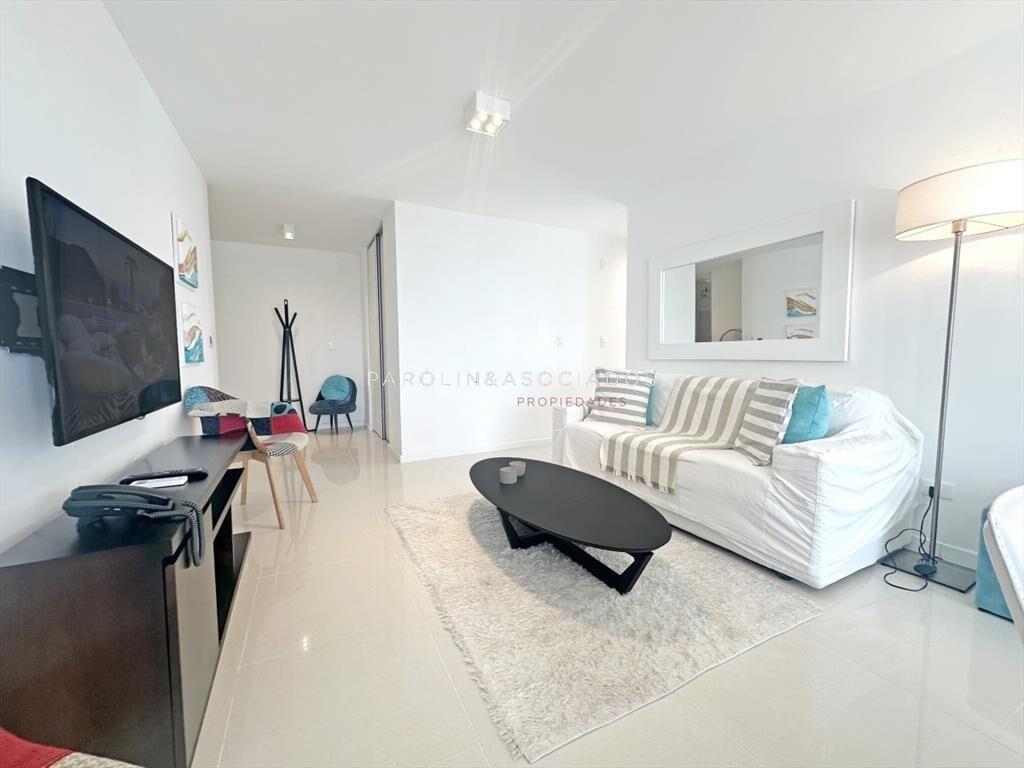 ICON TOWER, 2 dorm, 2 baños, losa radiante,