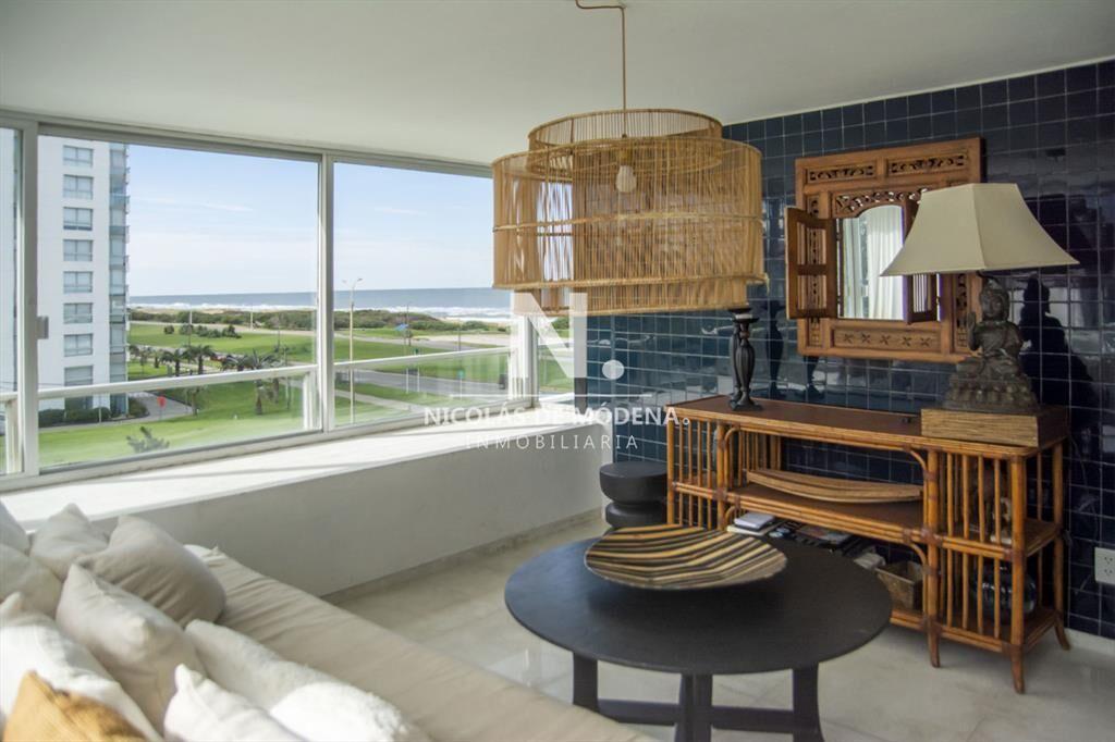 Vende apartamento de 3 dormitorios en Tiburon ,