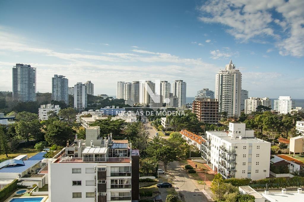 Departamento en venta, 3 dormitorios, en edificio