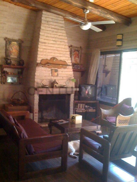 Venta Casa Guazuvirá viejo:2 dormitorios. Barbacoa.5 cuad...