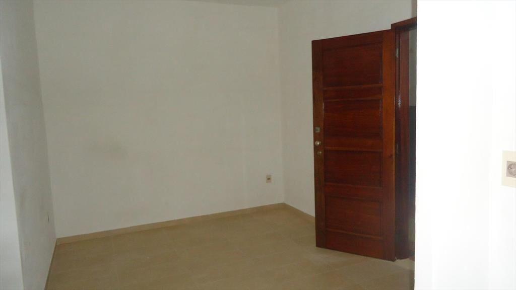 Apartamento, 1 dorm, interior, primer piso por escalera, pr