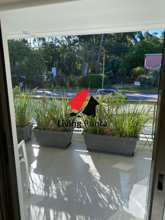 Apartamento con parrillero propio en venta en del
