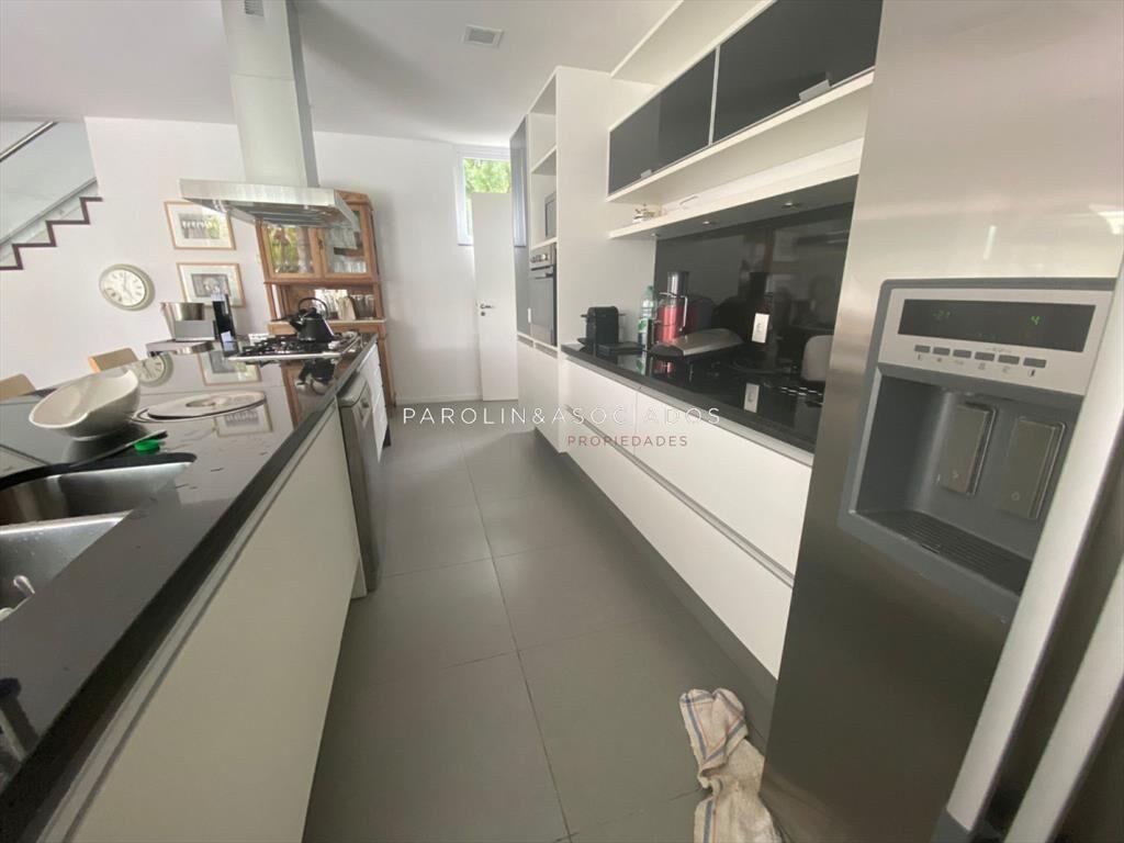 Casa en venta de 5 dormitorios en Mansa, Punta