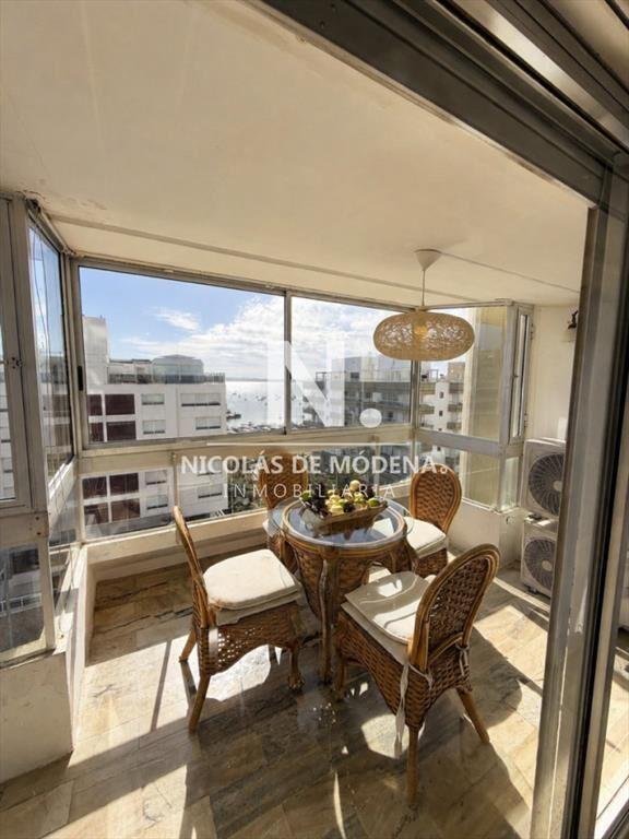 Alquila Apartamento en Península - Punta del Este de 3 dor