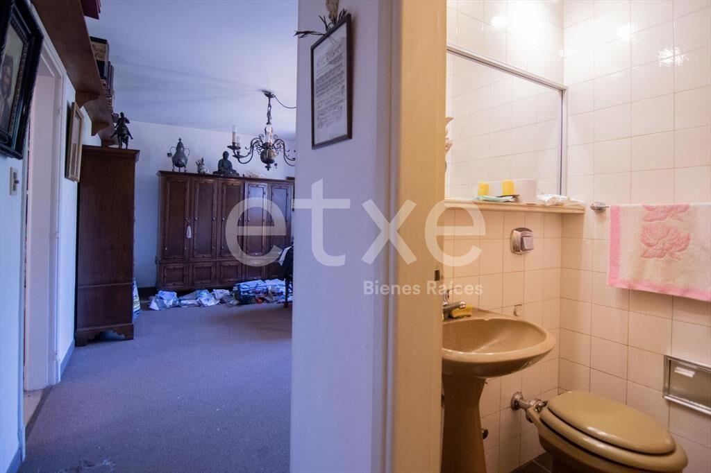 Casa en venta en el limite de Carrasco y Punta Gorda...
