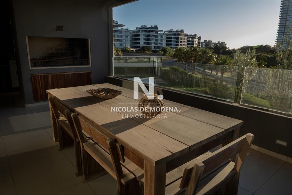 Apartamento en alquiler, 3 dormitorios, Playa Brava, Punta