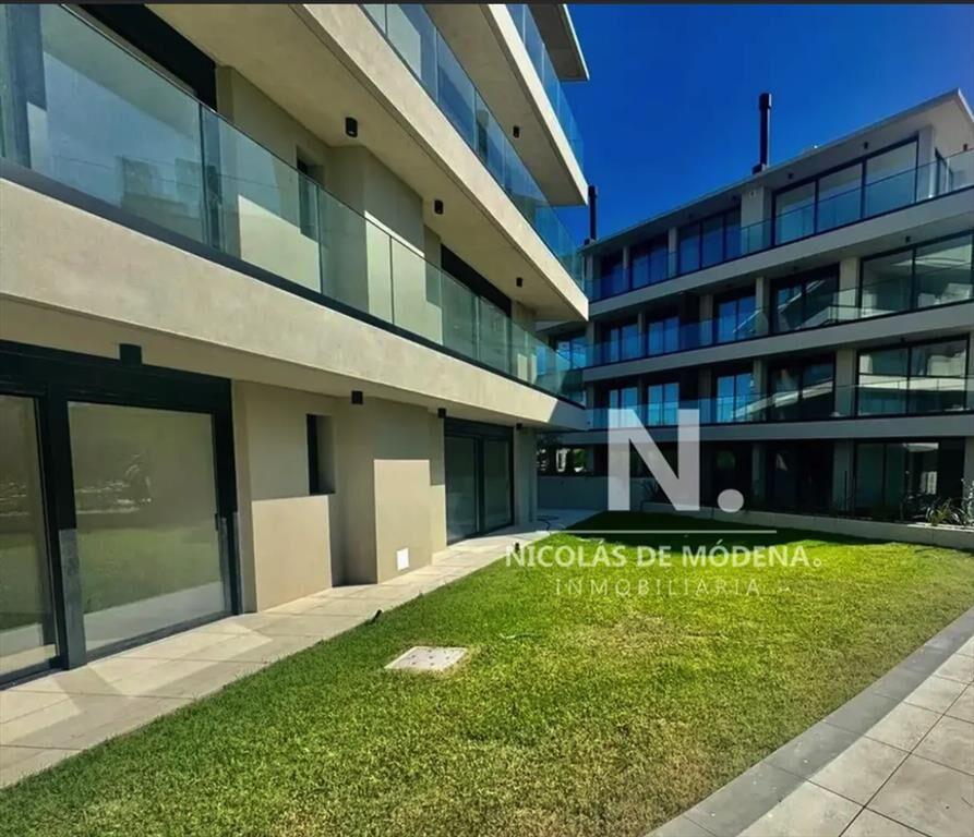 Apartamento de 2 dormitorios, 120m², con terraza y balcón