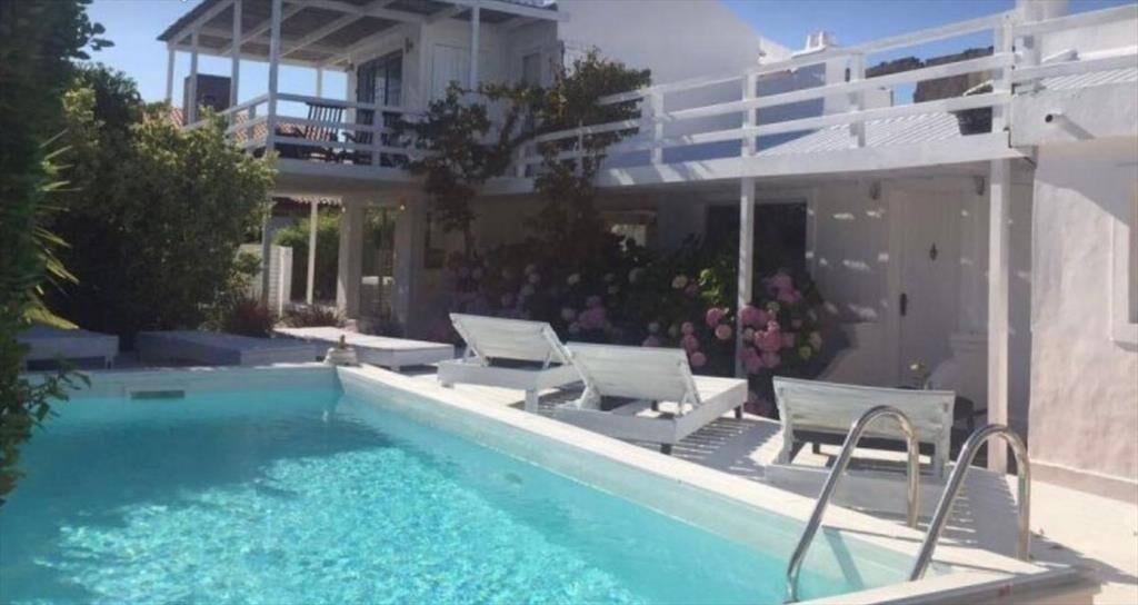 CASA EN VENTA DE 4 DORMITORIOS EN LA BARRA