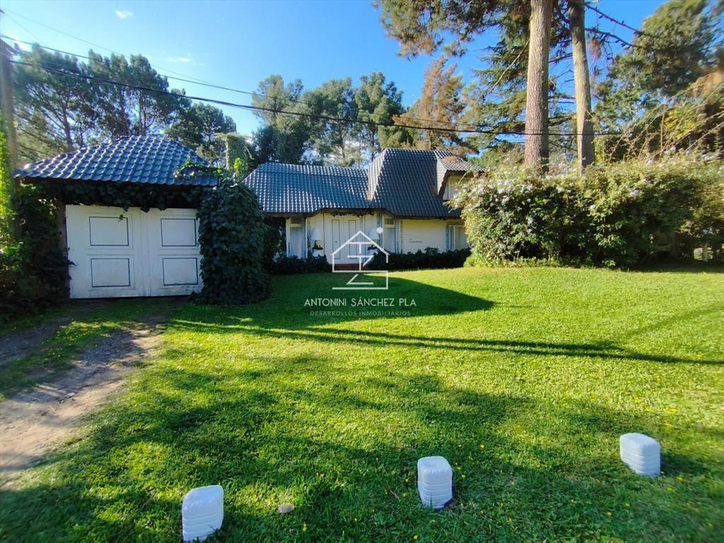 Casa en alquiler con piscina en Pinares