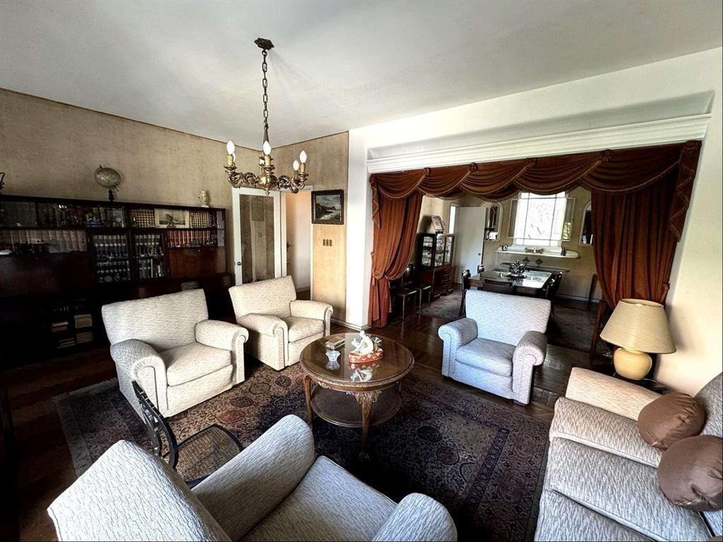 Exclusivo Apartamento Clásico en Av. 18 de Julio: Luminosid