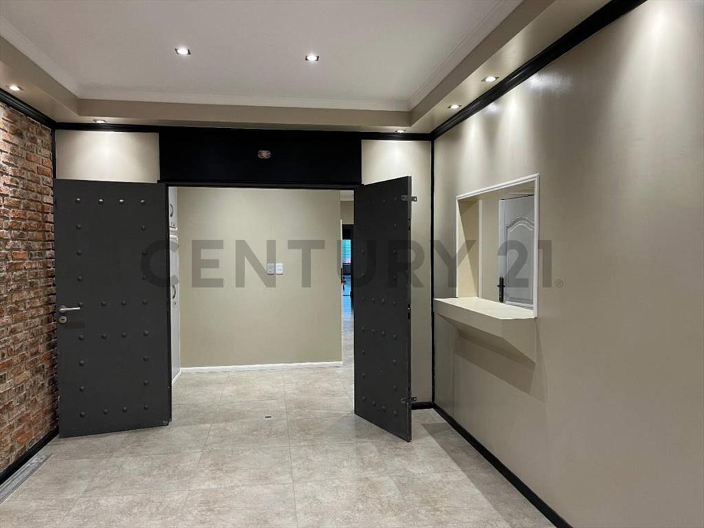 Excepcional Local comercial! 430m2 a estrenar Entrada par...