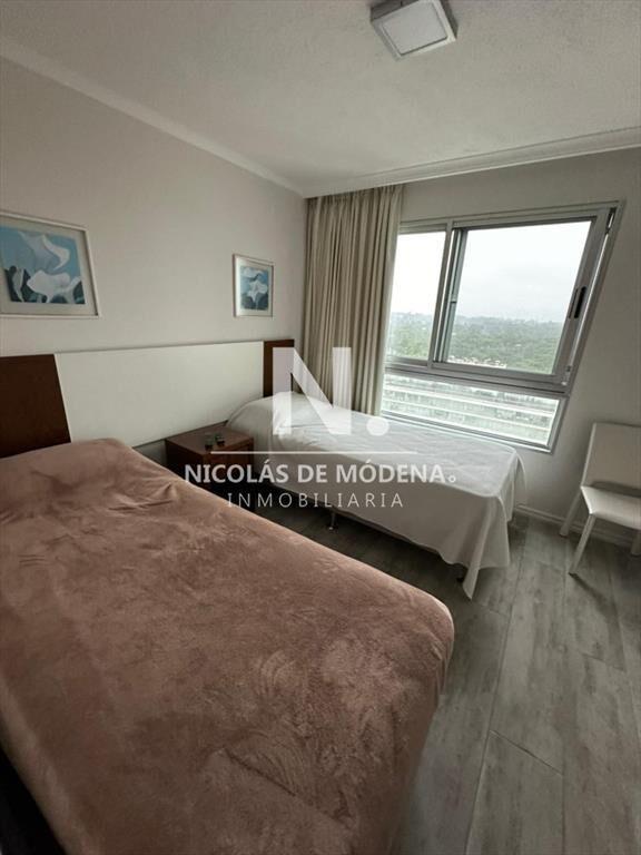 Penthouse de 3 dormitorios en venta a metros de