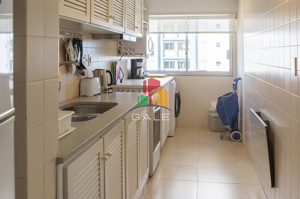Apartamento de 2 dormitorios con vista al mar en venta en P