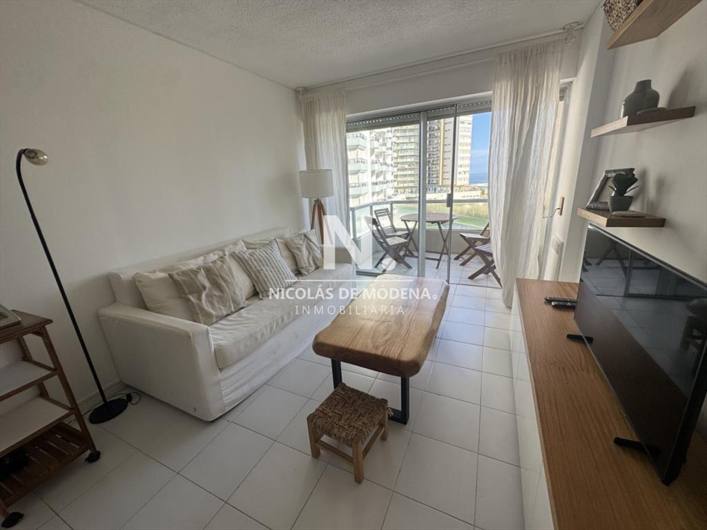 Apartamento en venta con vista directa al mar