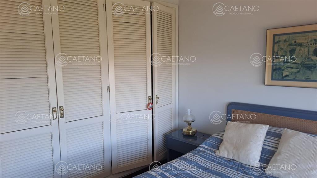 Vende apartamento de 2 dormitorios más servicio