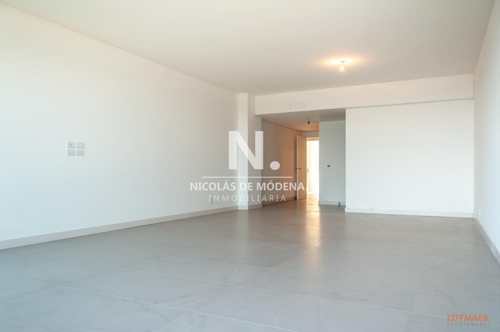 Vende apartamento de 3 dormitorios en Brava , del