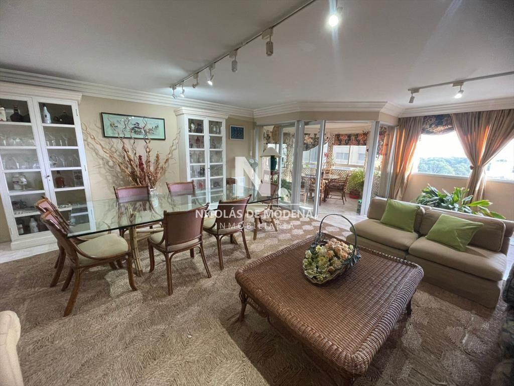 Vende piso alto en Roosevelt Center, Punta del