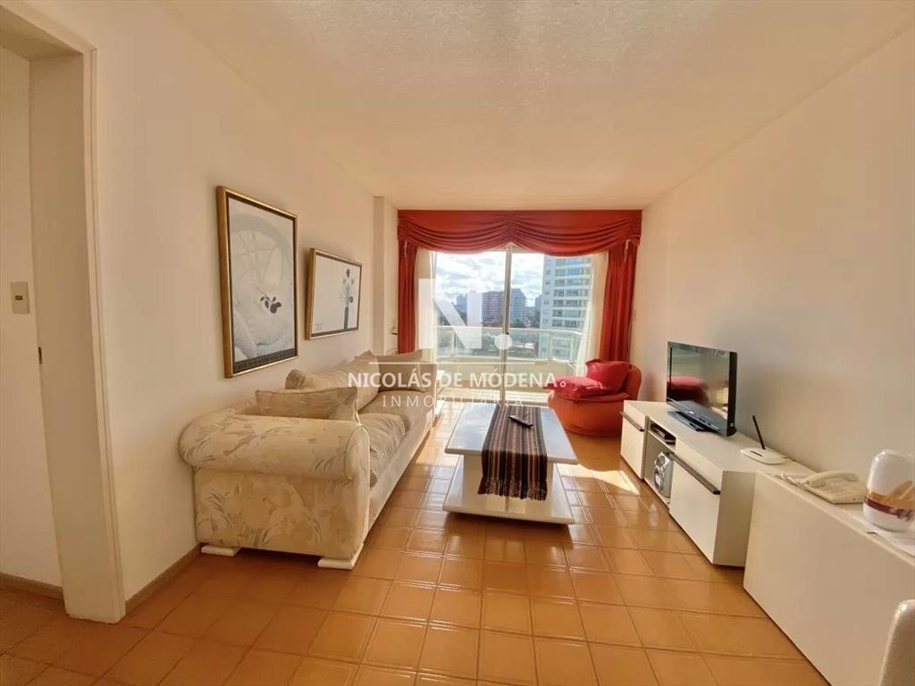 Oportunidad única en la prestigiosa Torre Marina, un espac