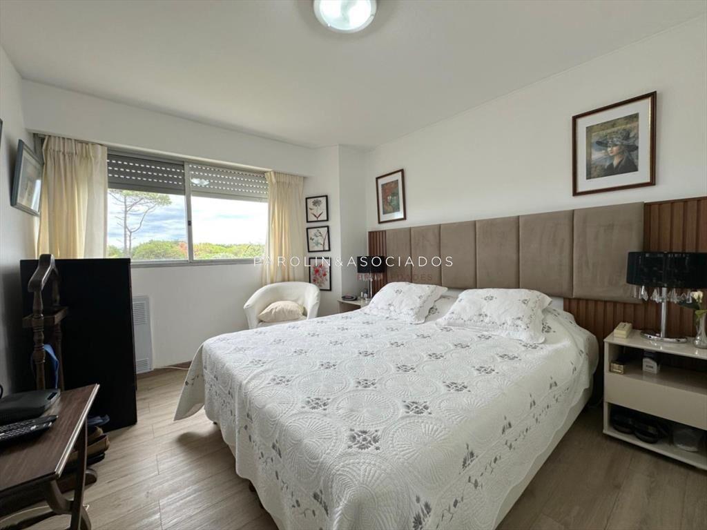 Departamento en Venta de 3 Dormitorios + en Playa
