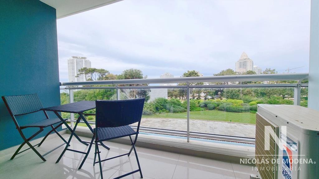Apartamento de 1 dormitorio en Torre One, a metros del Mar