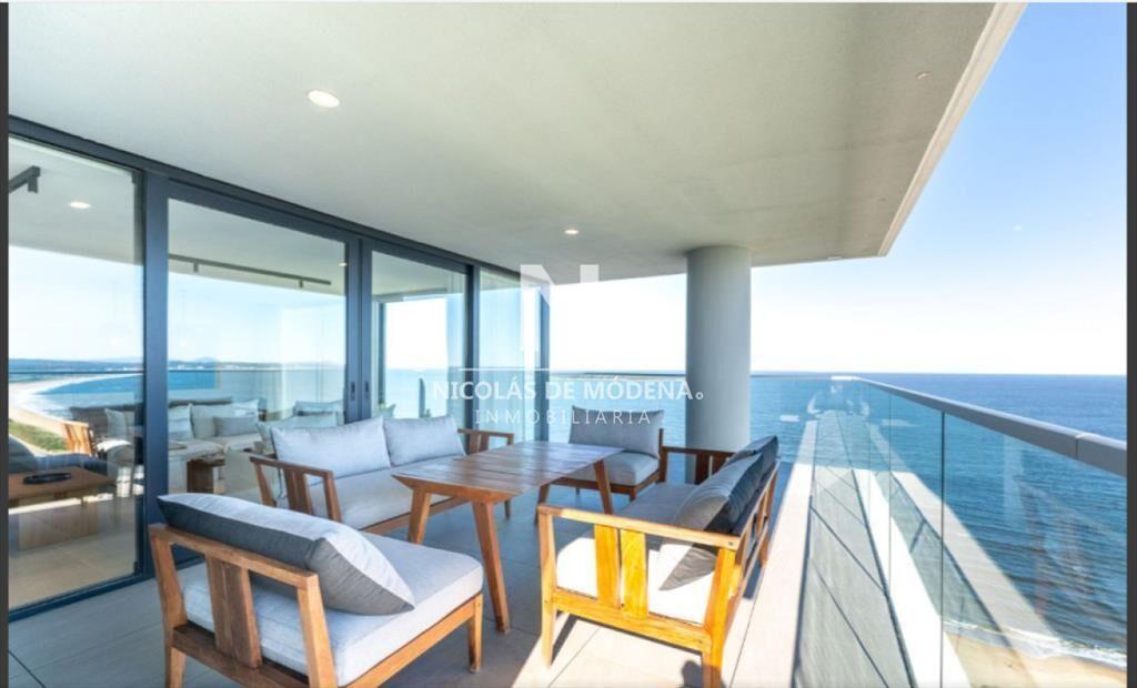 En venta apartamento de 3 dormitorios con vista