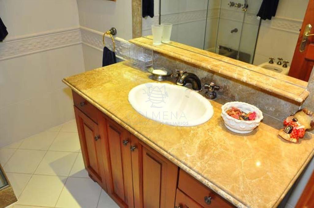 Casa en Mansa, 7 dormitorios a pasos del mar