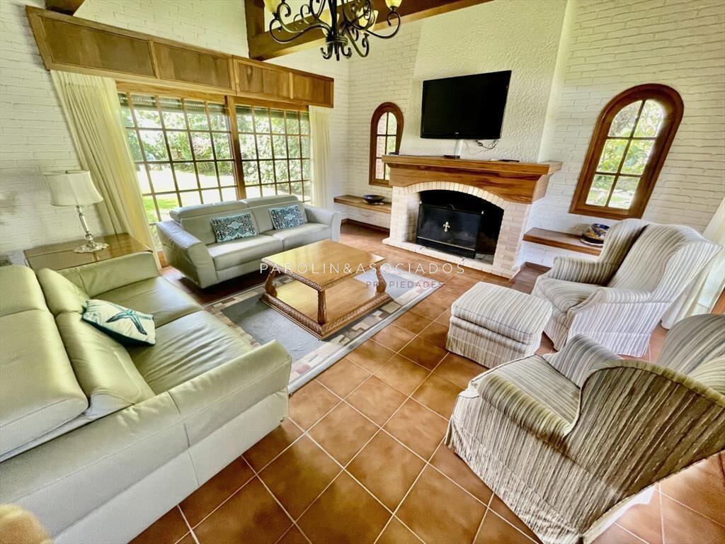 Excelente casa en Paradas