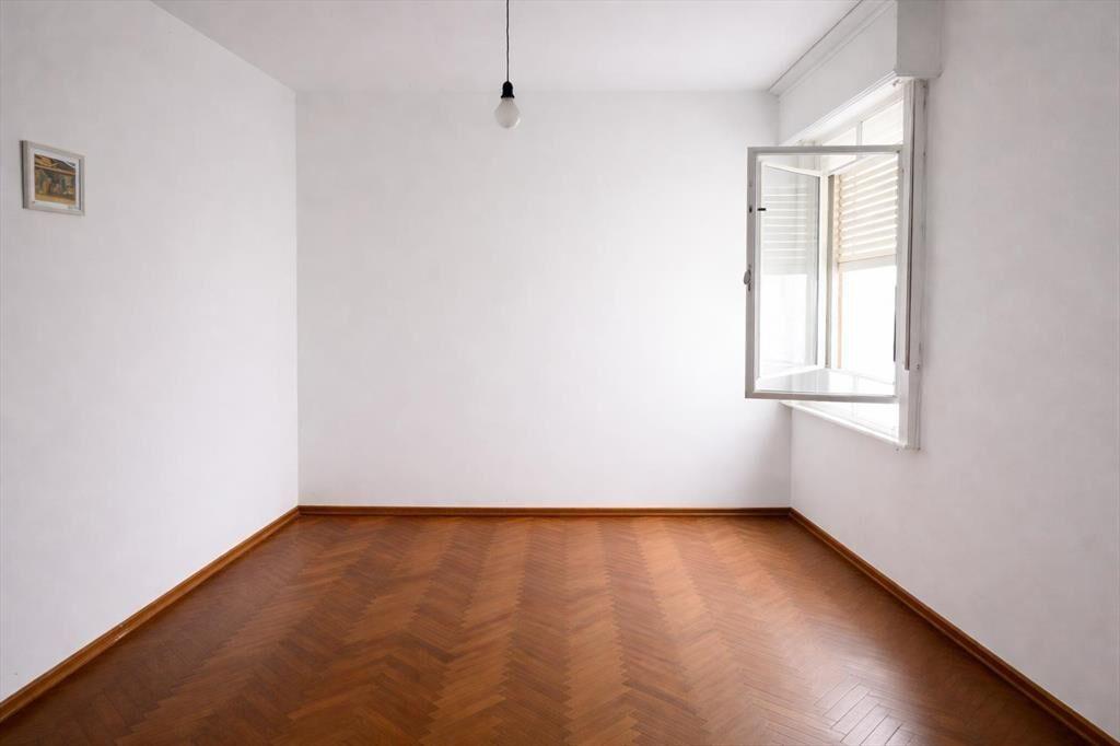 Venta apartamento al frente 3 dormitorios . Tres Cruces (Al