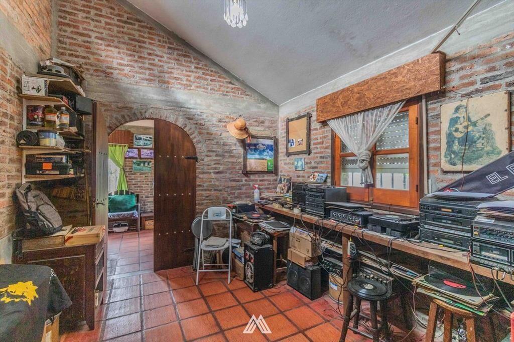 Venta Casa amplia y sólida Barrio Talar Pando