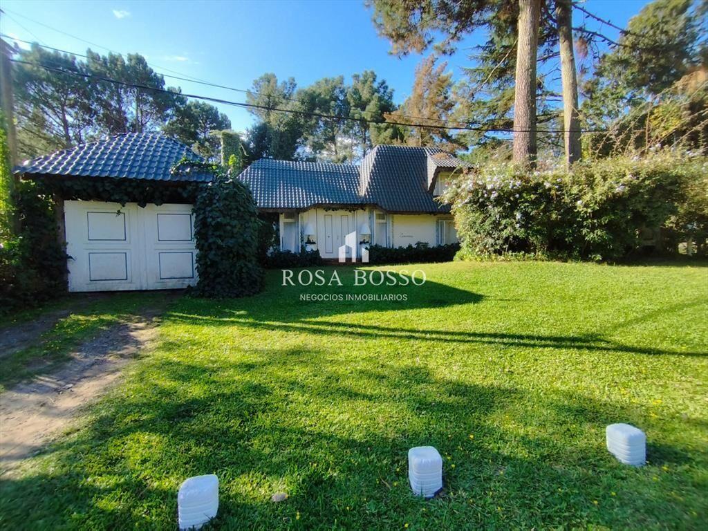 Casa Venta 4 dormitorios con piscina Punta del