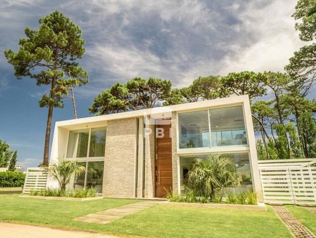 Casa - 4 DORMITORIOS Punta del Este - Ref :