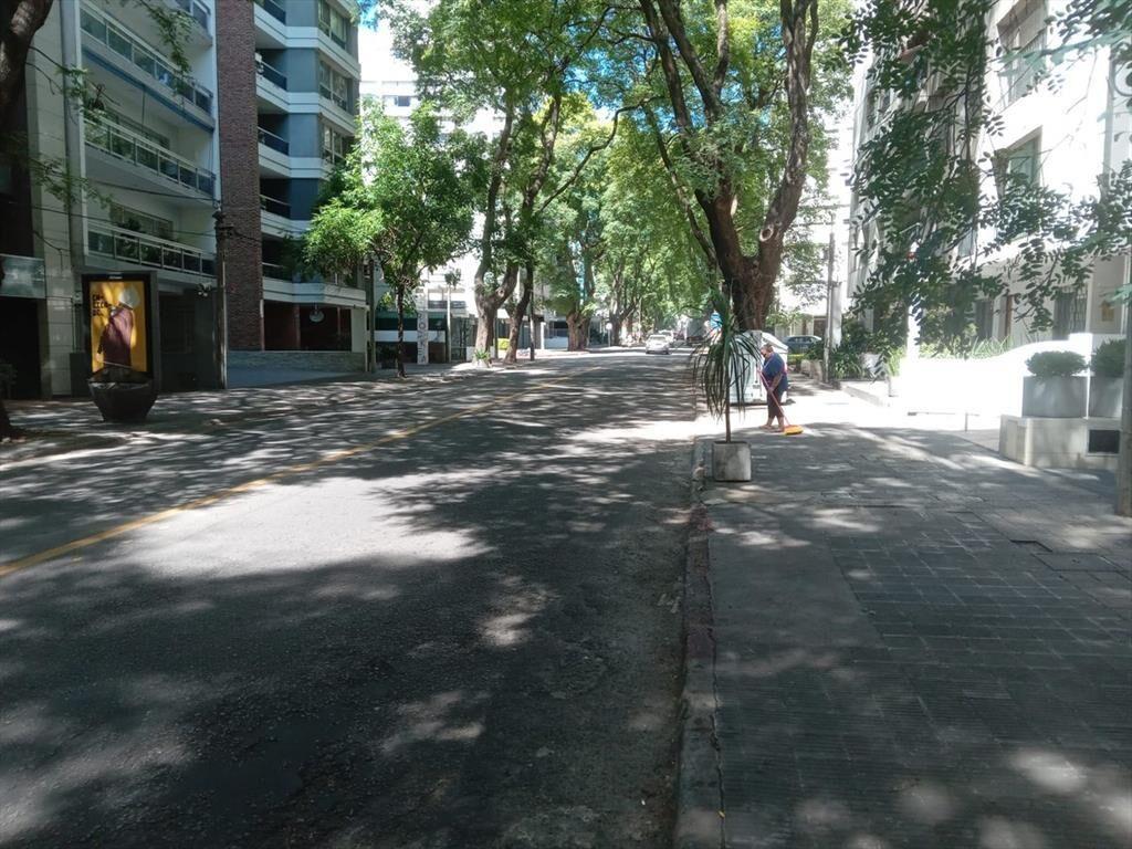 Venta local Comercial sobre Ellauri Punta Carretas