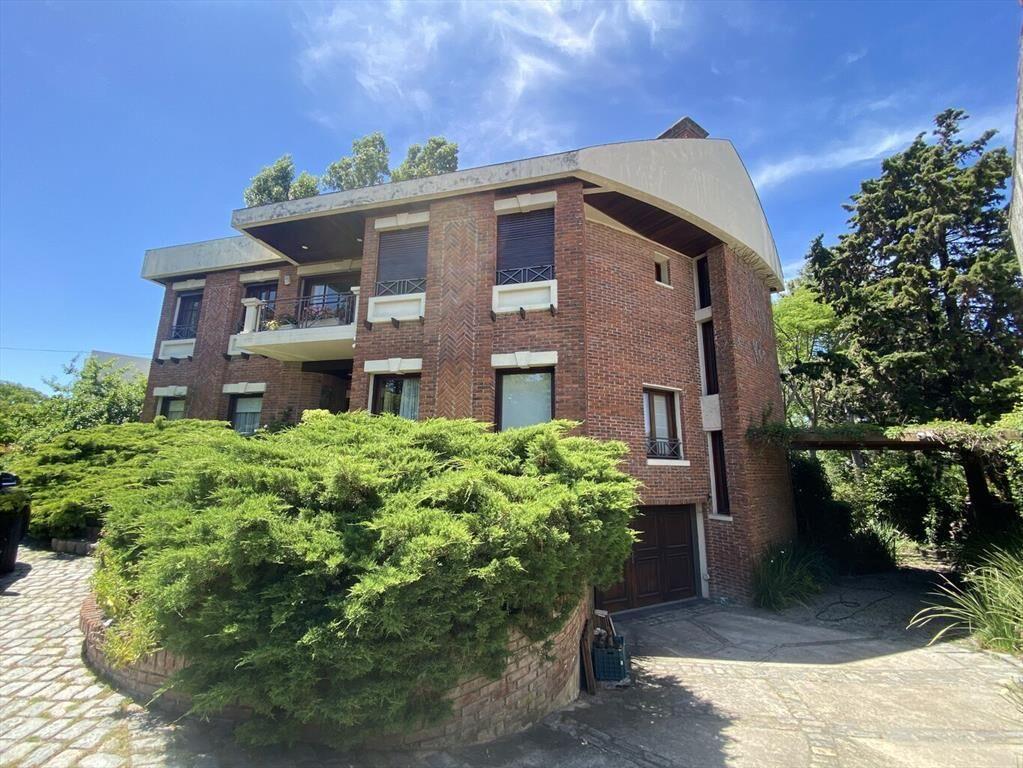 VENTA PROPIEDAD CARRASCO: MAGNIFICA RESIDENCIA