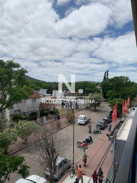 Monoambiente espacioso con parrillero a estrenar!