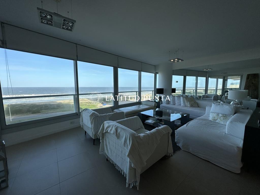 Apartamento en Le Parc, 3 suites más dependencia