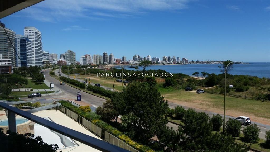 Hermoso apartamento reciclado en venta en I, del