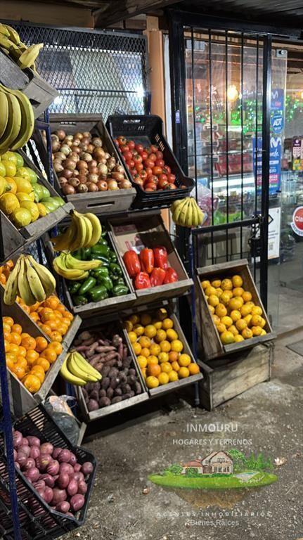 Venta de local comercial con casa en Barros Blancos