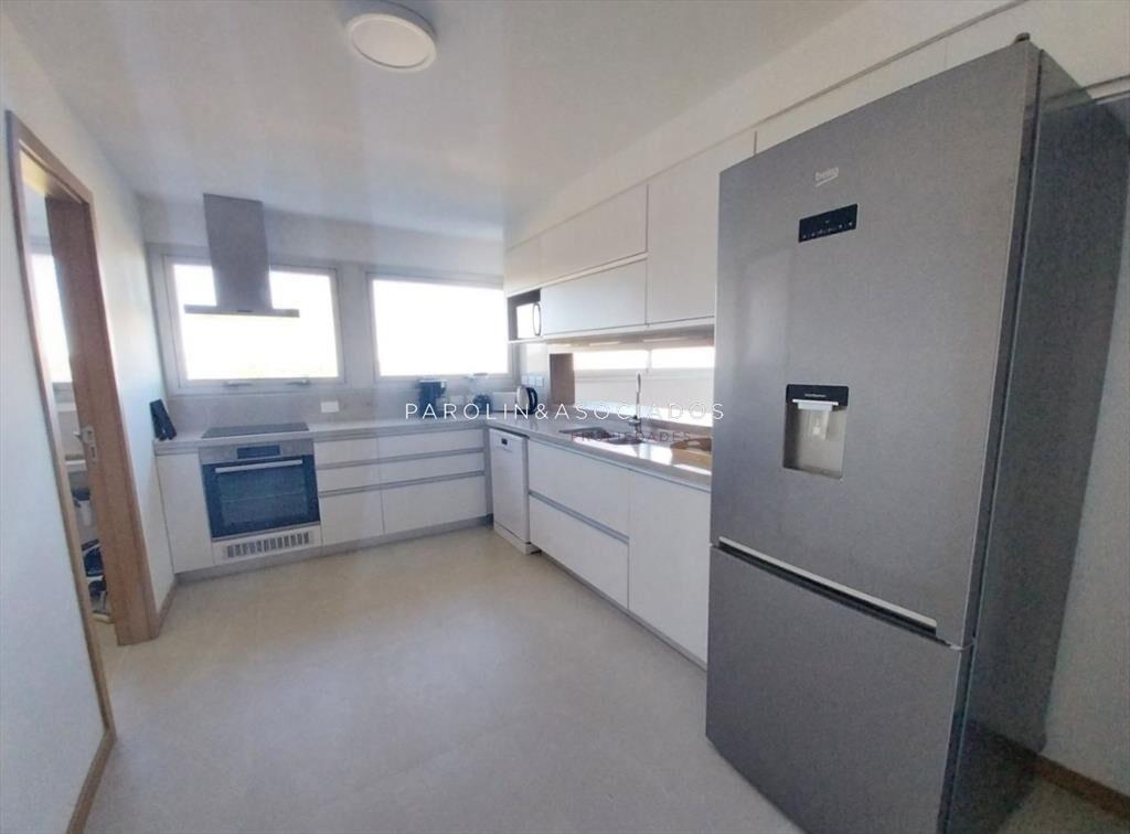 Apartamento en venta, edificio Silente-Punta del