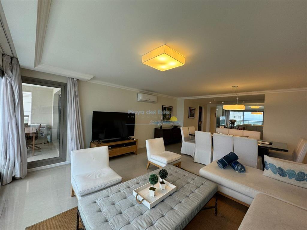 Apartamento en alquiler de temporada de 3 en , ,
