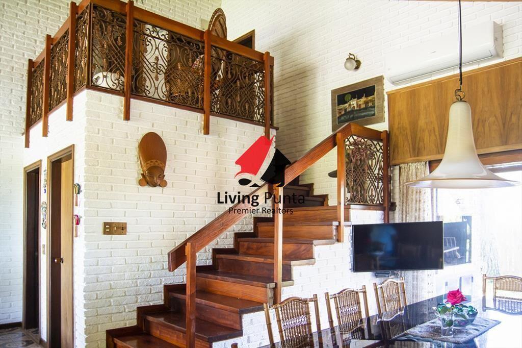 Hermosa casa en venta a pocos metros del mar.