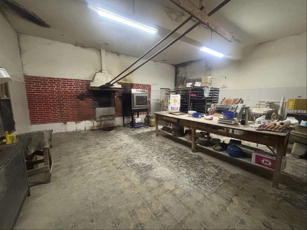 Muy buen local comercial en La Paz.