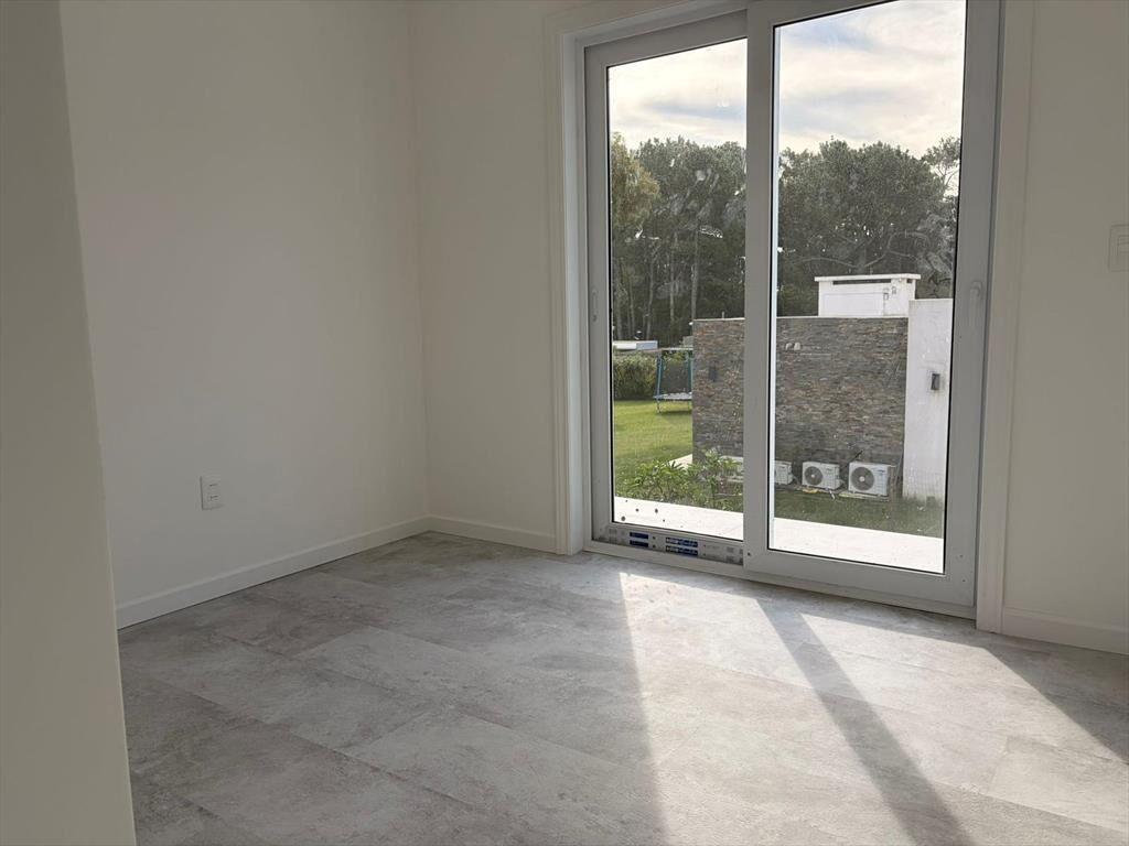 Casas en venta a estrenar Parque Burnett -Punta del Este