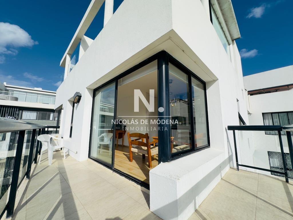 Apartamento en venta frente a playa brava, Pent