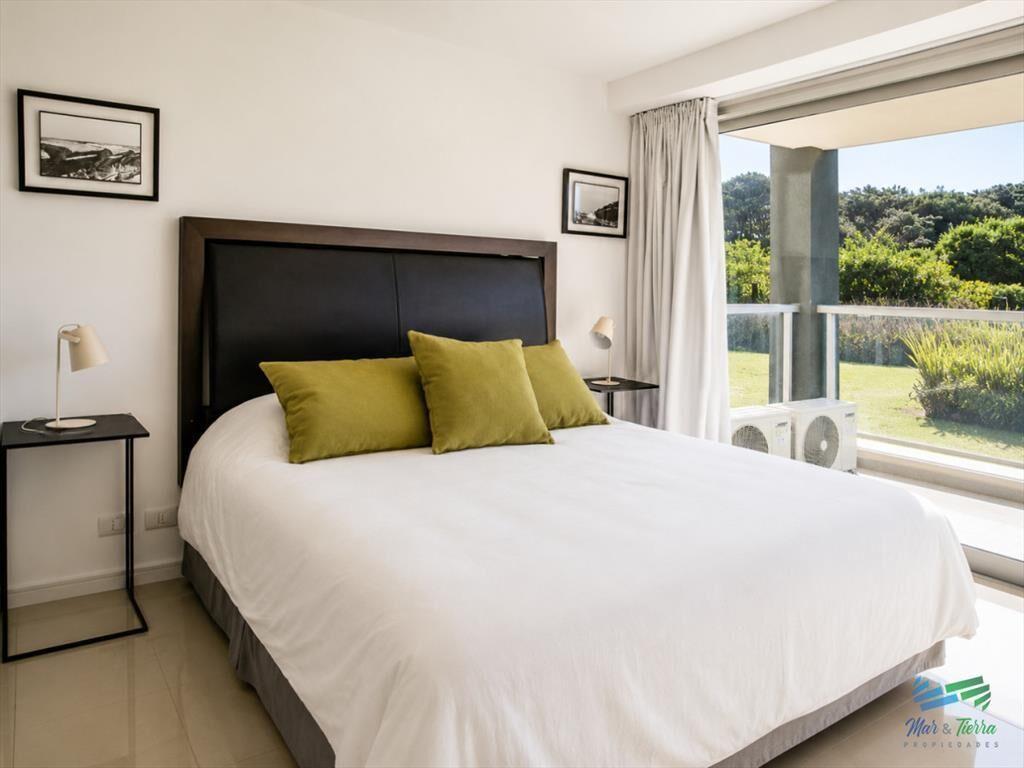 En venta Apartamento de 3 Dormitorios en Primera Linea Play