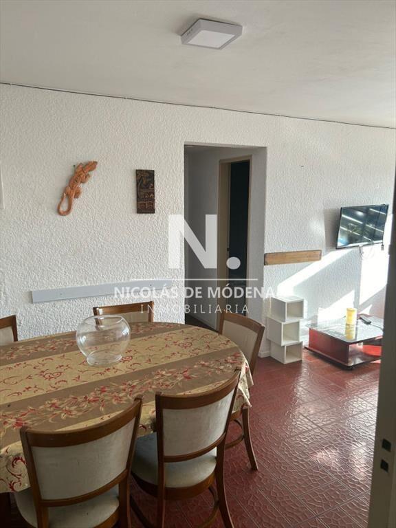 Vende impecable apartamento de 2 dormitorios, en